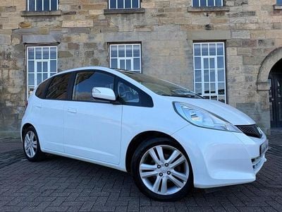 Used Honda Jazz ES 99 HP (72 kW) 2013 White Hatchback