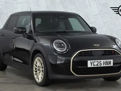 Używany Mini Cooper S Hatch 201 KM (147 kW) 2025 Czarny Hatchback