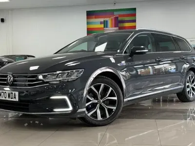 Gebraucht VW Passat GTE 218 PS (160 kW) 2021 Grau Kombi