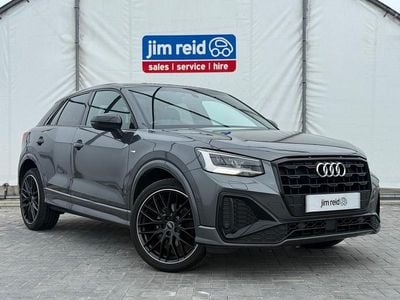 Begagnad Audi Q2 Black Edition 2021 Grå SUV