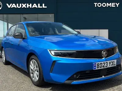 Used Vauxhall Astra Design Edition 131 HP (96 kW) 2023 Blue Hatchback