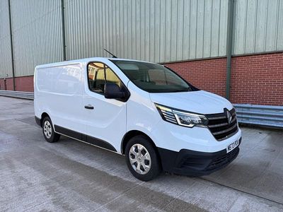 White Used 2024 Renault Trafic MPV | £19,499 (Fair price)