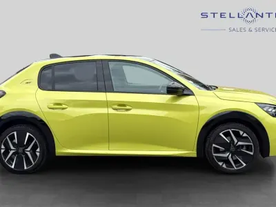 Used Peugeot 208 GT 99 HP (72 kW) 2024 Yellow Hatchback