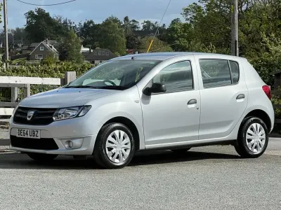 Begagnad Dacia Sandero Ambiance 75 HK (55 kW) 2014 Silver Halvkombi