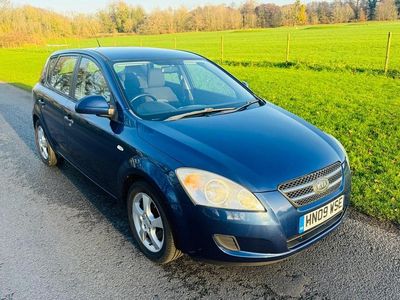 Blue Used 2009 Kia Ceed Hatchback | £2,490 (A bit pricey)
