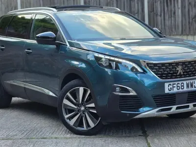 Used Peugeot 5008 Premium 2018 Green SUV