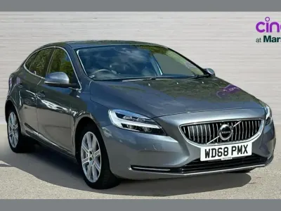 Usado Volvo V40 Inscription 150 CV (110 kW) 2019 Gris Utilitario