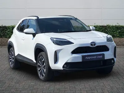 Used Toyota Yaris Hybrid Design 2026 Pure white Estate