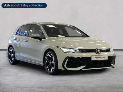 Begagnad VW Golf VIII R-line 150 HK (110 kW) 2025 Vit Halvkombi