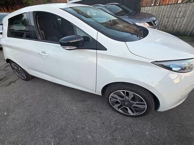 White Used 2017 Renault Zoe Dynamique Hatchback | £4,695 (Good price)