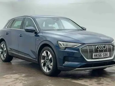 Begagnad Audi e-tron Design 300 kW (408 HK) 2020 SUV