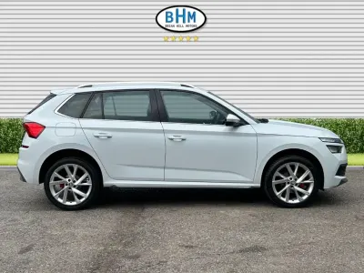 Begagnad Skoda Kamiq SE L Executive 110 HK (80 kW) 2022 Vit SUV