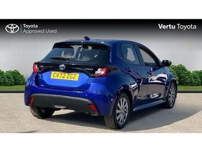 Second-hand Toyota Yaris Hybrid 116 CP (85 kW) 2022 Albastru Hatchback