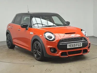 Używany Mini Cooper S Sport 192 KM (141 kW) 2019 Pomarańczowy Hatchback