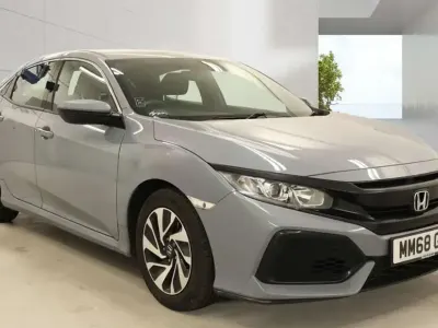 Używany Honda Civic SE 126 KM (92 kW) 2018 Szary Hatchback