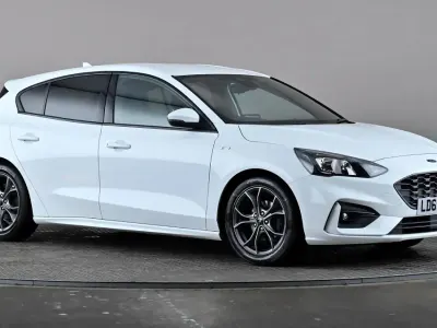 Używany Ford Focus ST-Line 125 KM (91 kW) 2019 Biały Hatchback