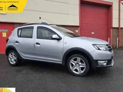 Used Dacia Sandero Lauréate 90 HP (66 kW) 2014 Silver Hatchback
