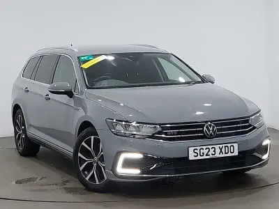 Begagnad VW Passat GTE 218 HK (160 kW) 2023 Grå Kombi