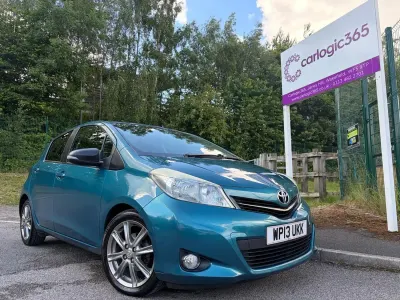 Used Toyota Yaris SR 101 HP (74 kW) 2013 Turquoise Hatchback