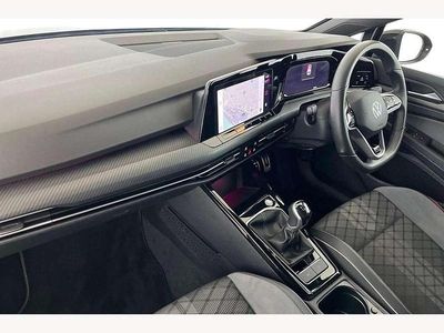 Second-hand VW Golf VIII R-line 150 CP (110 kW) 2024 Negru Hatchback