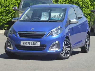Używany Peugeot 108 Collection 2022 Niebieski Hatchback