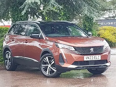 Second-hand Peugeot 5008 GTi 131 CP (96 kW) 2023 Maro SUV