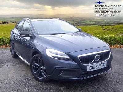 Used Volvo V40 Pro 152 HP (111 kW) 2018 Blue Hatchback