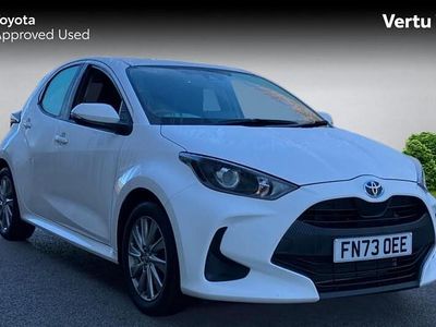 Used Toyota Yaris Hybrid 116 HP (85 kW) 2023 White Hatchback