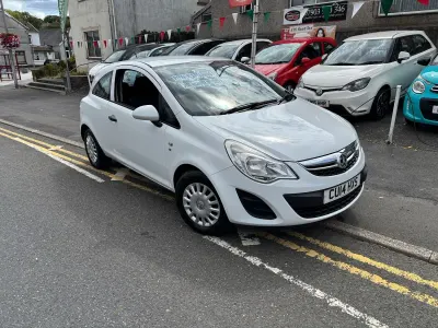 Used Vauxhall Corsa S 65 HP (47 kW) 2014 White Hatchback