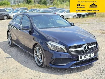 Begagnad Mercedes A200 AMG line 136 HK (100 kW) 2017 Blå Halvkombi