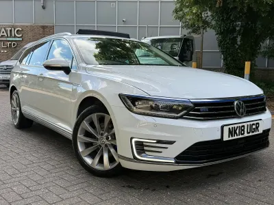 Used VW Passat Advance 218 HP (160 kW) 2018 White Estate