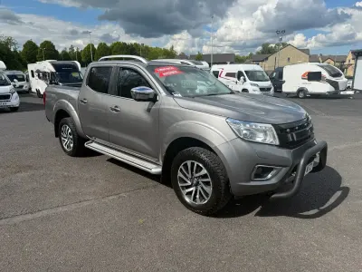 Begagnad Nissan Navara Tekna 190 HK (139 kW) 2017 Grå Pickup
