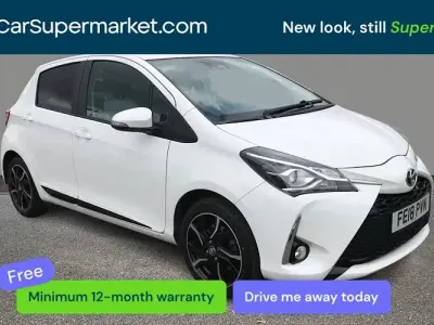 Begagnad Toyota Yaris Design 111 HK (81 kW) 2018 Vit Halvkombi
