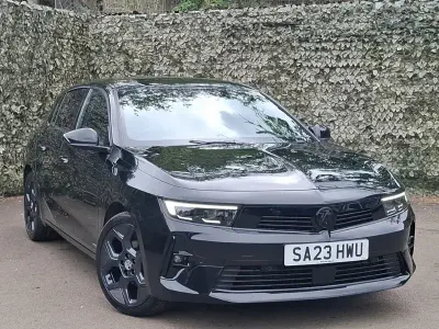 Second-hand Vauxhall Astra Ultimate 130 CP (95 kW) 2023 Negru Hatchback