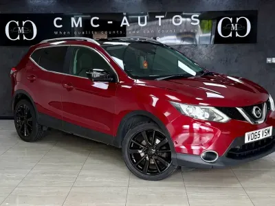 Used Nissan Qashqai S 110 HP (80 kW) 2015 Red SUV