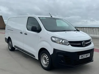 Used Vauxhall Vivaro S 100 HP (73 kW) 2023 White MPV
