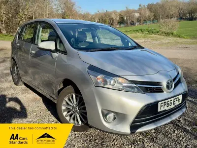 Used Toyota Verso 2016 Silver MPV