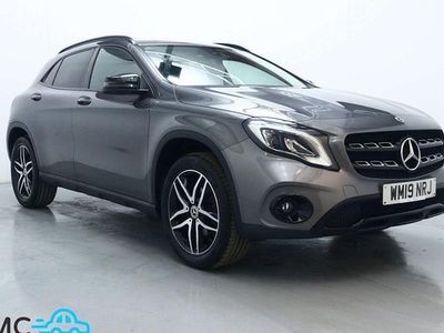 Usado Mercedes GLA180 Urban 122 HP (89 kW) 2019 Cinzento SUV