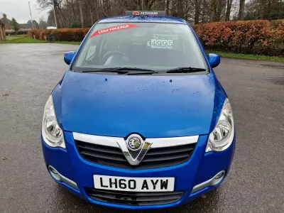 Gebraucht Vauxhall Agila 94 PS (69 kW) 2011 Blau Van / Kleinbus