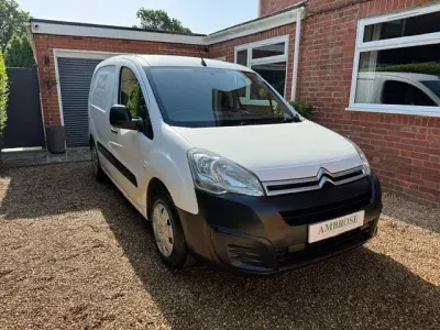Used Citroën Berlingo 75 HP (55 kW) 2016 White MPV