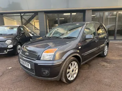 Used Ford Fusion Titanium 99 HP (72 kW) 2009 Grey Hatchback