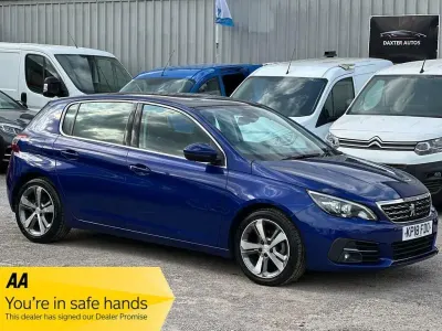Used Peugeot 308 Allure 129 HP (94 kW) 2018 Blue Hatchback