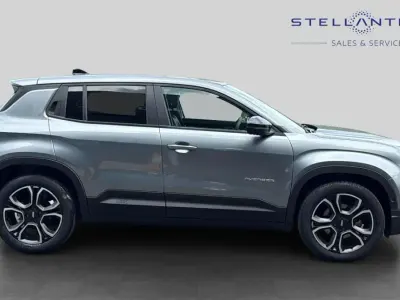 Begagnad Jeep Avenger EV Summit 113 kW (154 HK) 2025 Grå SUV