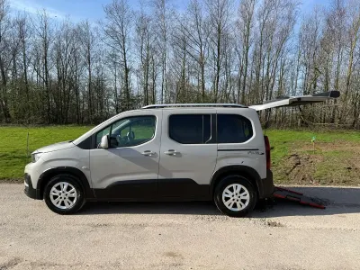 Used Peugeot Rifter Allure 100 HP (73 kW) 2020 Beige MPV