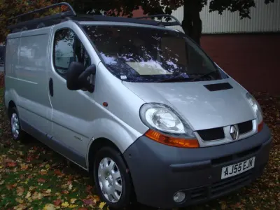 Used Renault Trafic 135 HP (99 kW) 2005 Silver MPV