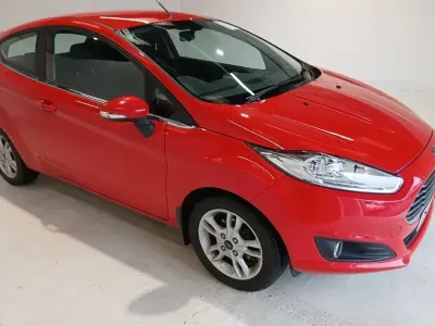 Used Ford Fiesta Zetec 2015 Red Hatchback