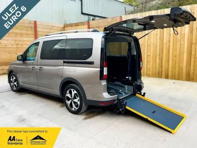Used Ford Grand Tourneo Connect 114 HP (83 kW) 2024 Grey MPV