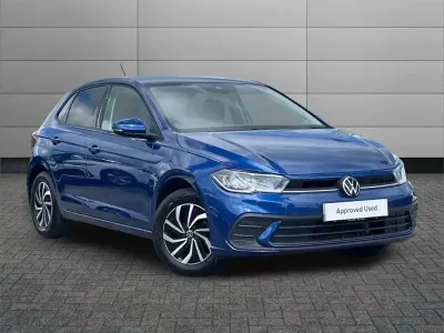 Used VW Polo Life 80 HP (58 kW) 2023 Blue Hatchback