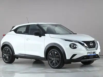 Używany Nissan Juke Acenta 114 KM (83 kW) 2023 Biały SUV