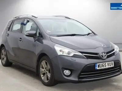 Used Toyota Verso 112 HP (82 kW) 2015 Grey MPV